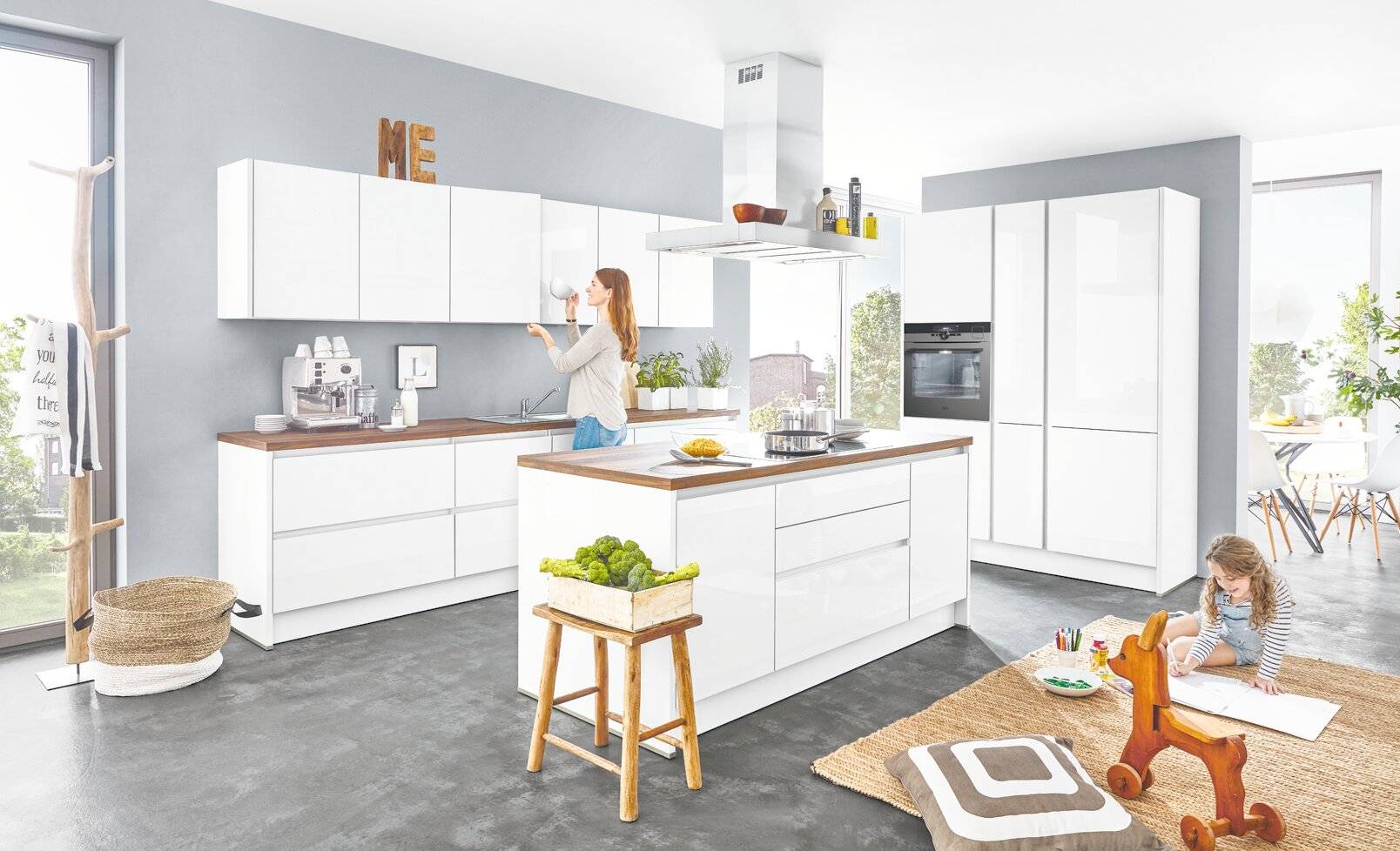  Eine auf individuelle Bedürfnisse zugeschnittene Küchenplanung gewinnt immer mehr an Bedeutung, denn längst wird in der Küche nicht mehr nur gekocht, sondern vielmehr gelebt. 