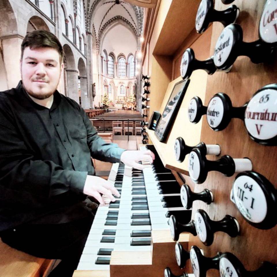 Organist Shawn Kühn.