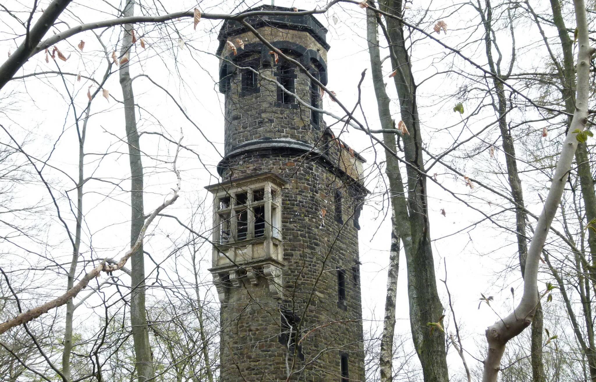 Der Von-der-Heydt-Turm auf der Königshöhe.