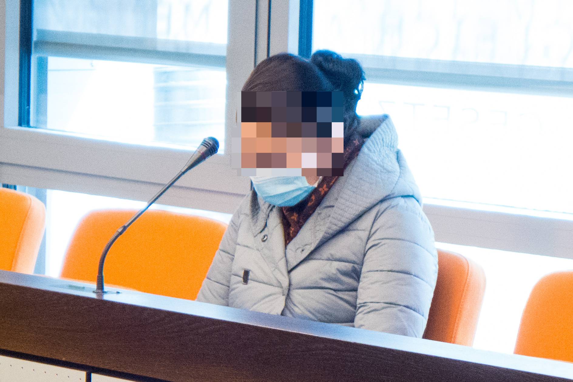 Die 37-Jährige Angeklagte im Amtsgericht.&#x21e5;Foto: Mikko