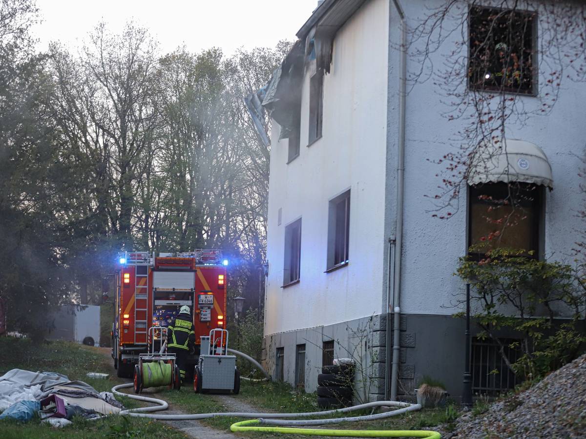 Feuerwehr-Einsatz an und in Ex-Hotel
