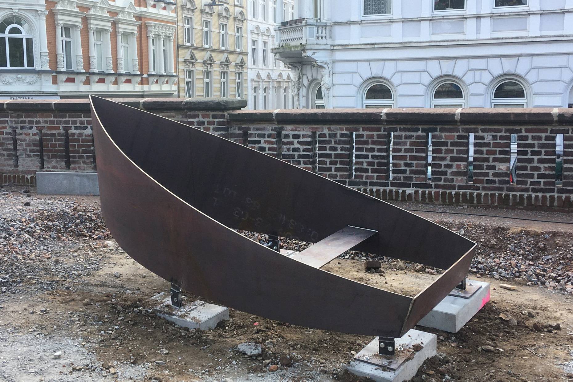 Boot erinnert an Tote im Mittelmeer