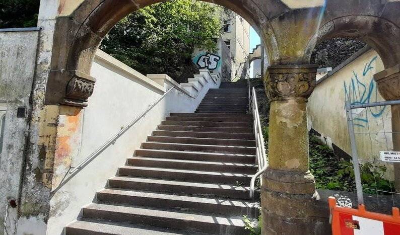 Als Nächstes sollen die Treppenportale restauriert
