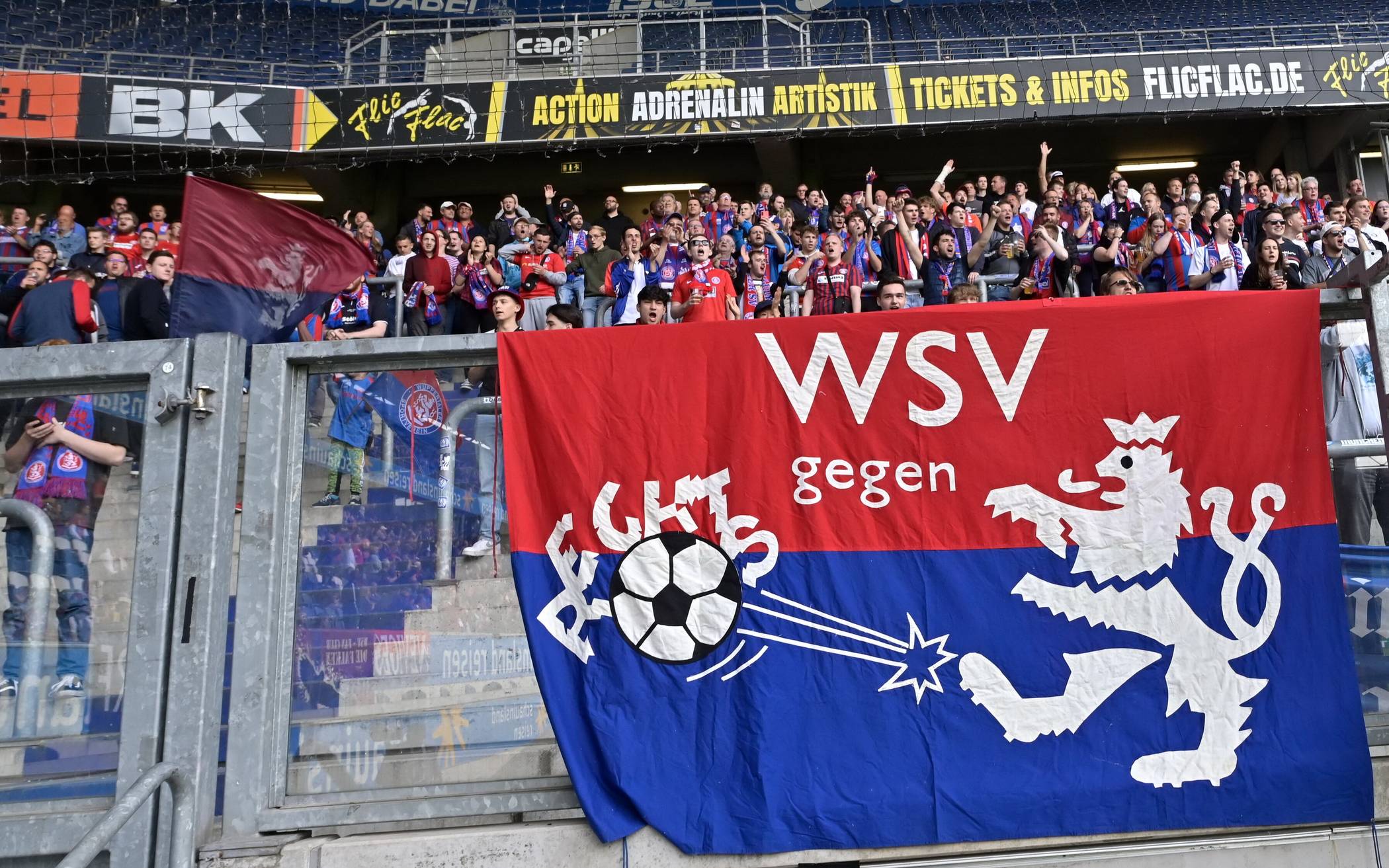 Die WSV-Fans waren deutlich in der...