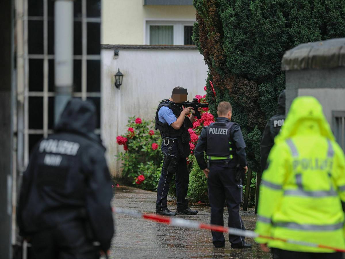 SEK-Einsatz in der Schwarzbach
