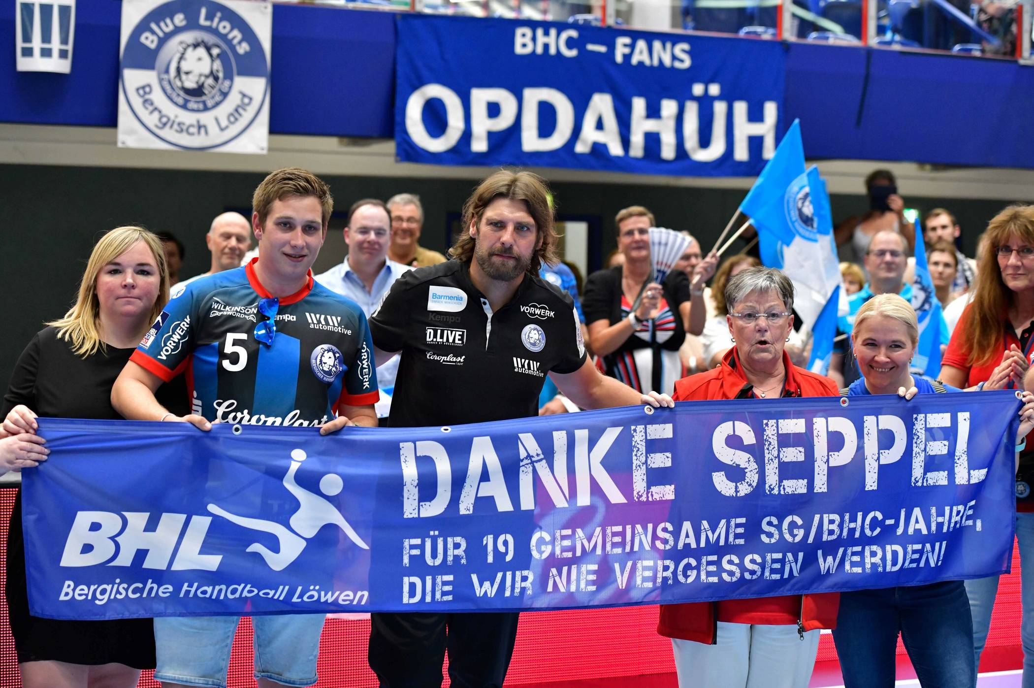  Heute im Mittelpunkt: BHC-Coach Sebastian Hinze bei seinem Abschied. 