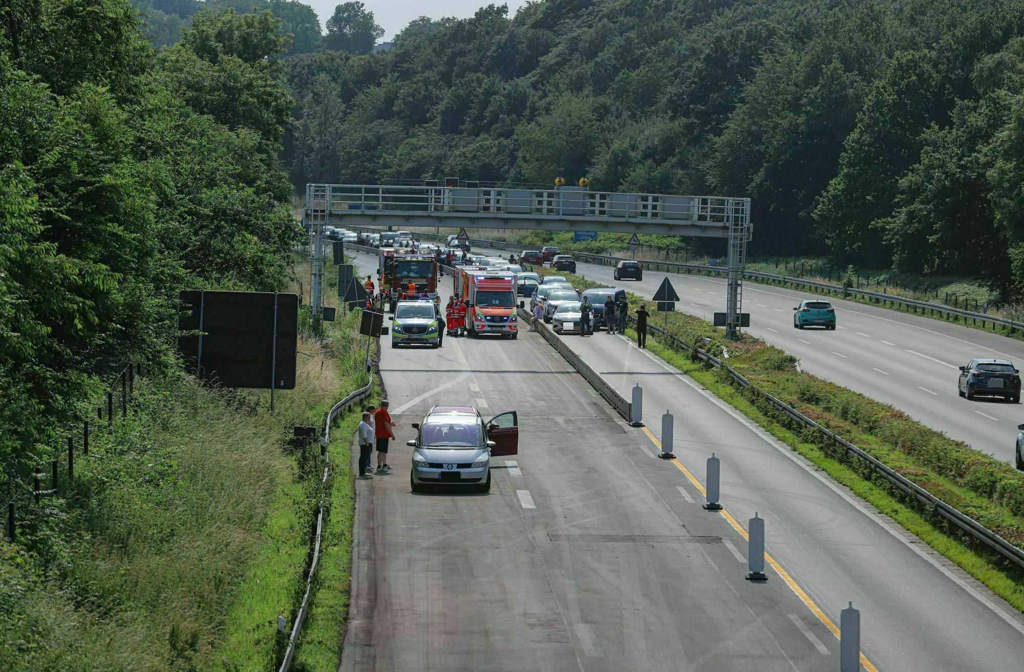 Doppelter Auffahrunfall auf der A 46 in Wuppertal