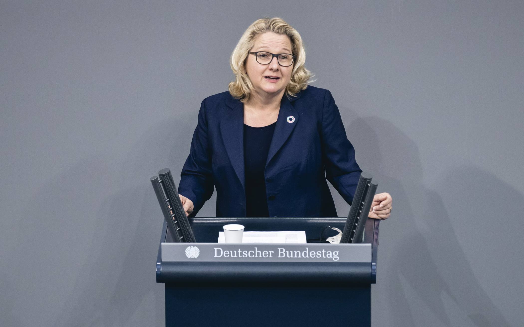  Svenja Schulze bei einer Rede im Bundestag. 