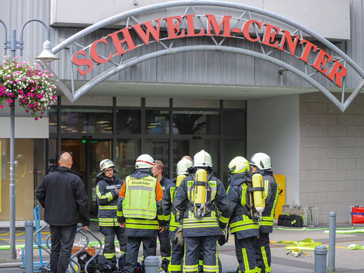 „Schwelm-Center“ nach Feuer in Geschäft evakuiert
