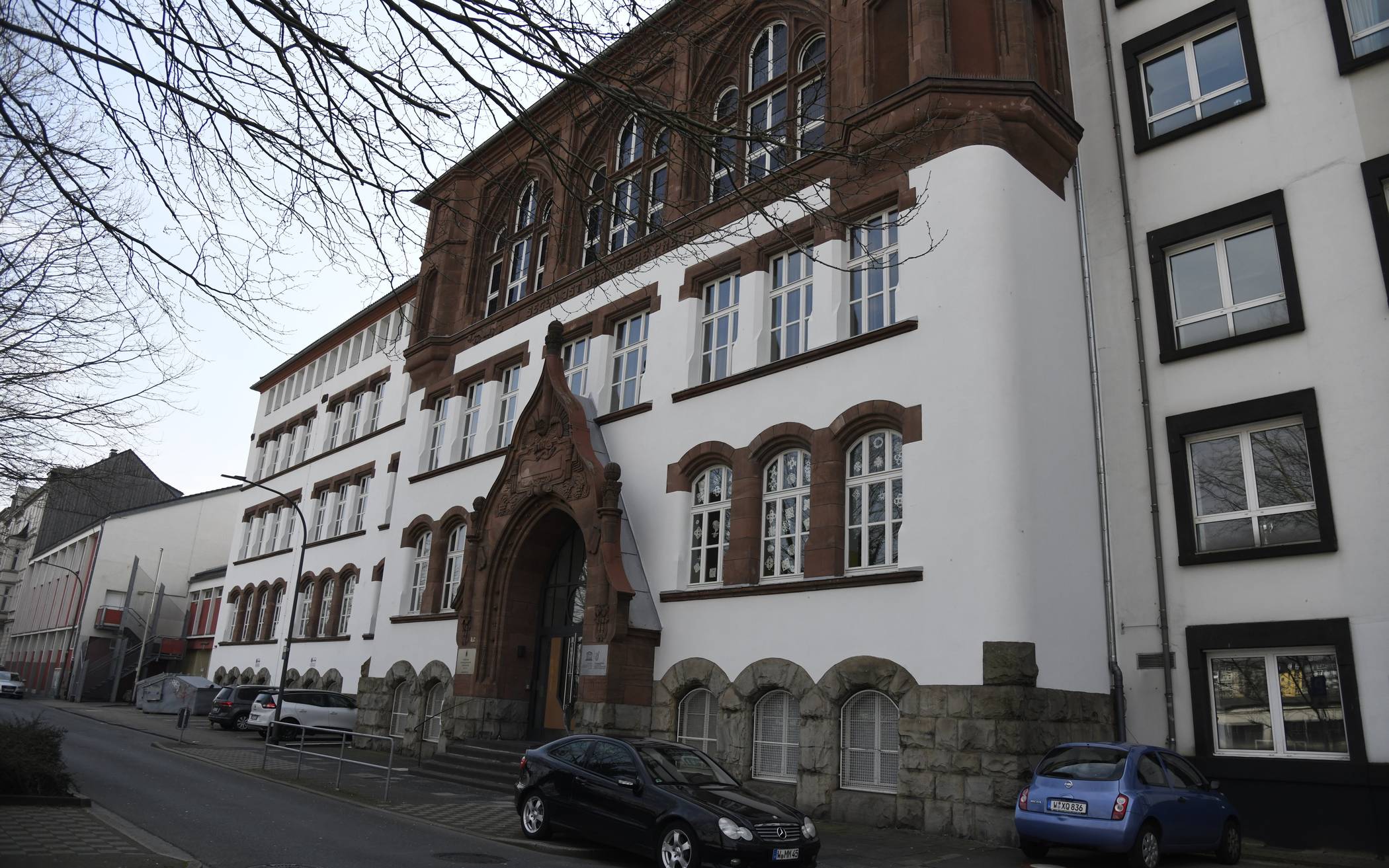  Das Ganztagsymnasium Johannes Rau soll im Herbst 2026 an die Siegesstraße zurückkehren.  