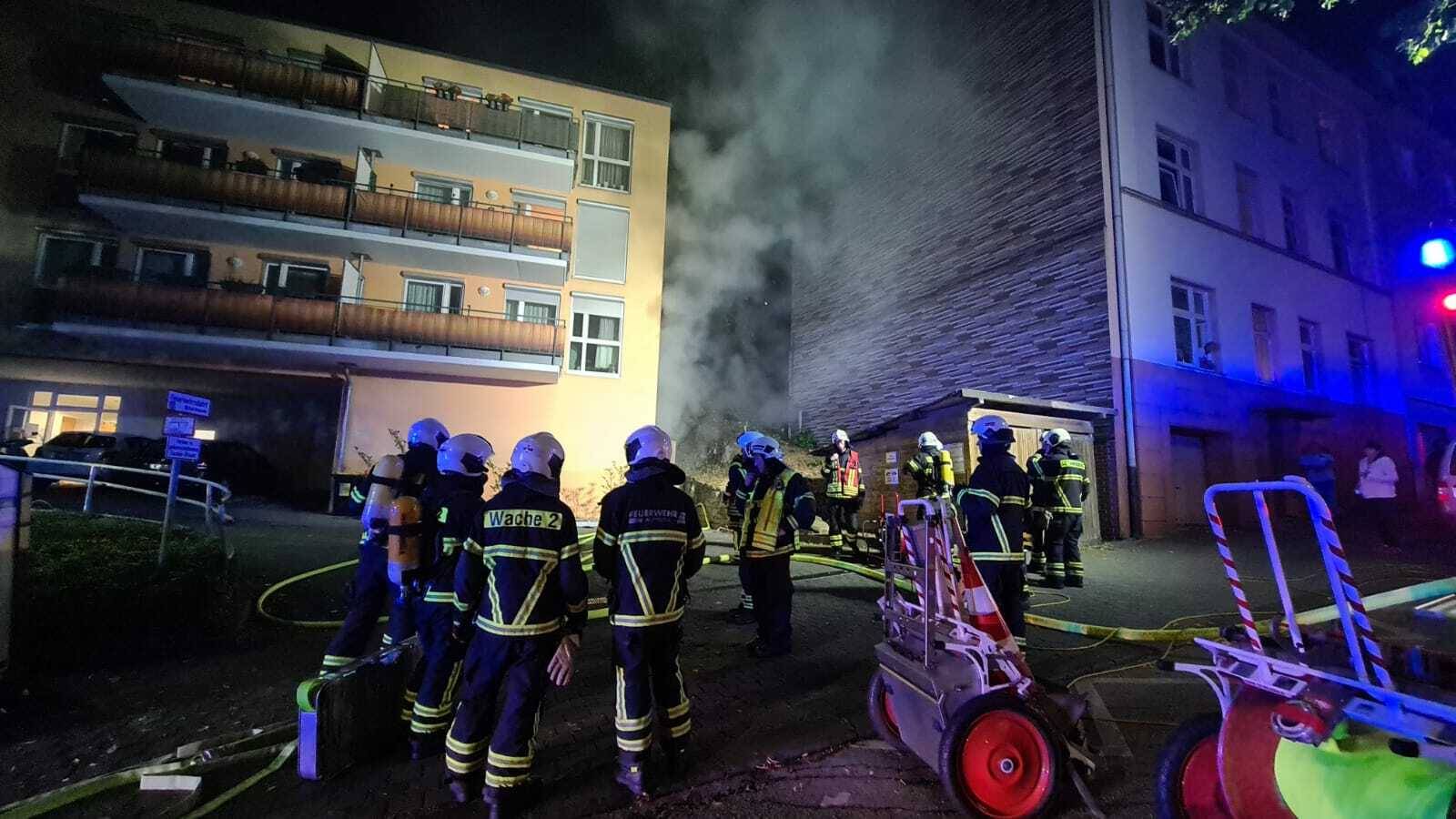 Rund 30 Menschen wegen Feuer evakuiert