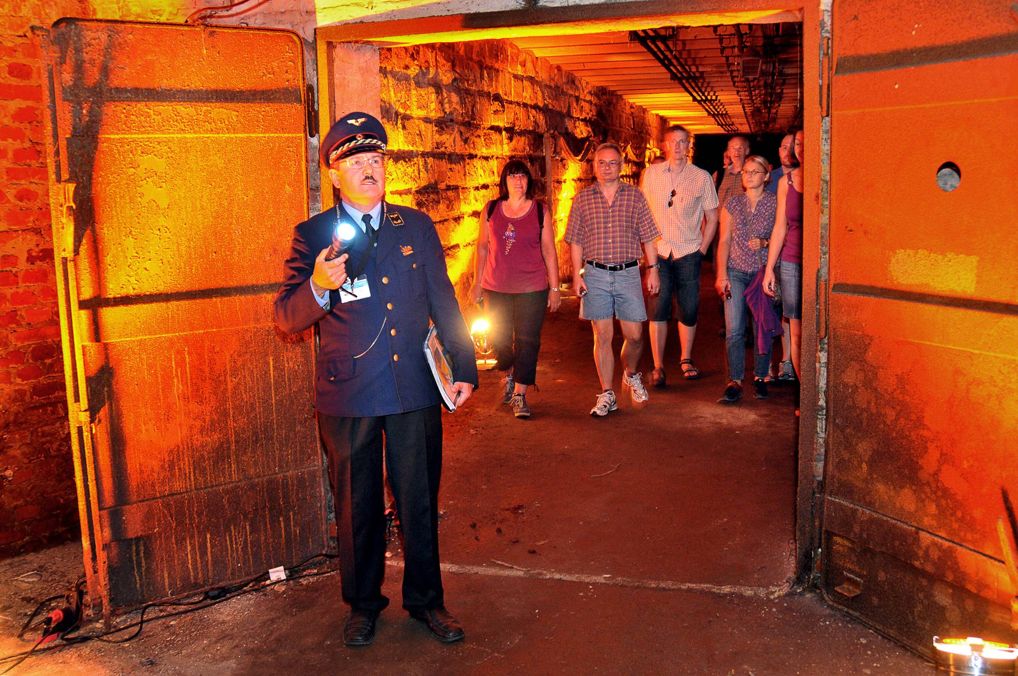  Ein Höhepunkt der Führung ist die Besichtigung des Posttunnels unter den Gleisen. 