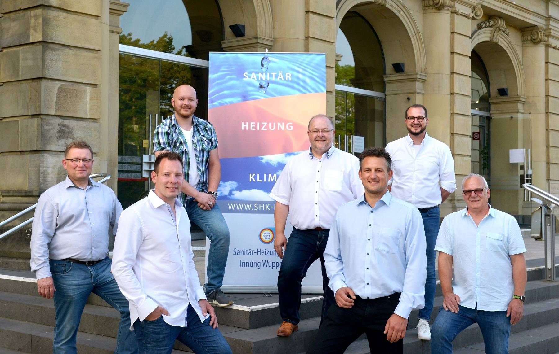 Der neue Vorstand der Wuppertaler SHK-Innung (v.l.): Oliver Kaufung, Tim van Hasselt (Lehrwart), Oliver Nogly, Holger Dahlmann (stv. .Obermeister), Tim Oxenfart, Frank Karuc (Obermeister) und Wolfgang Werner.  