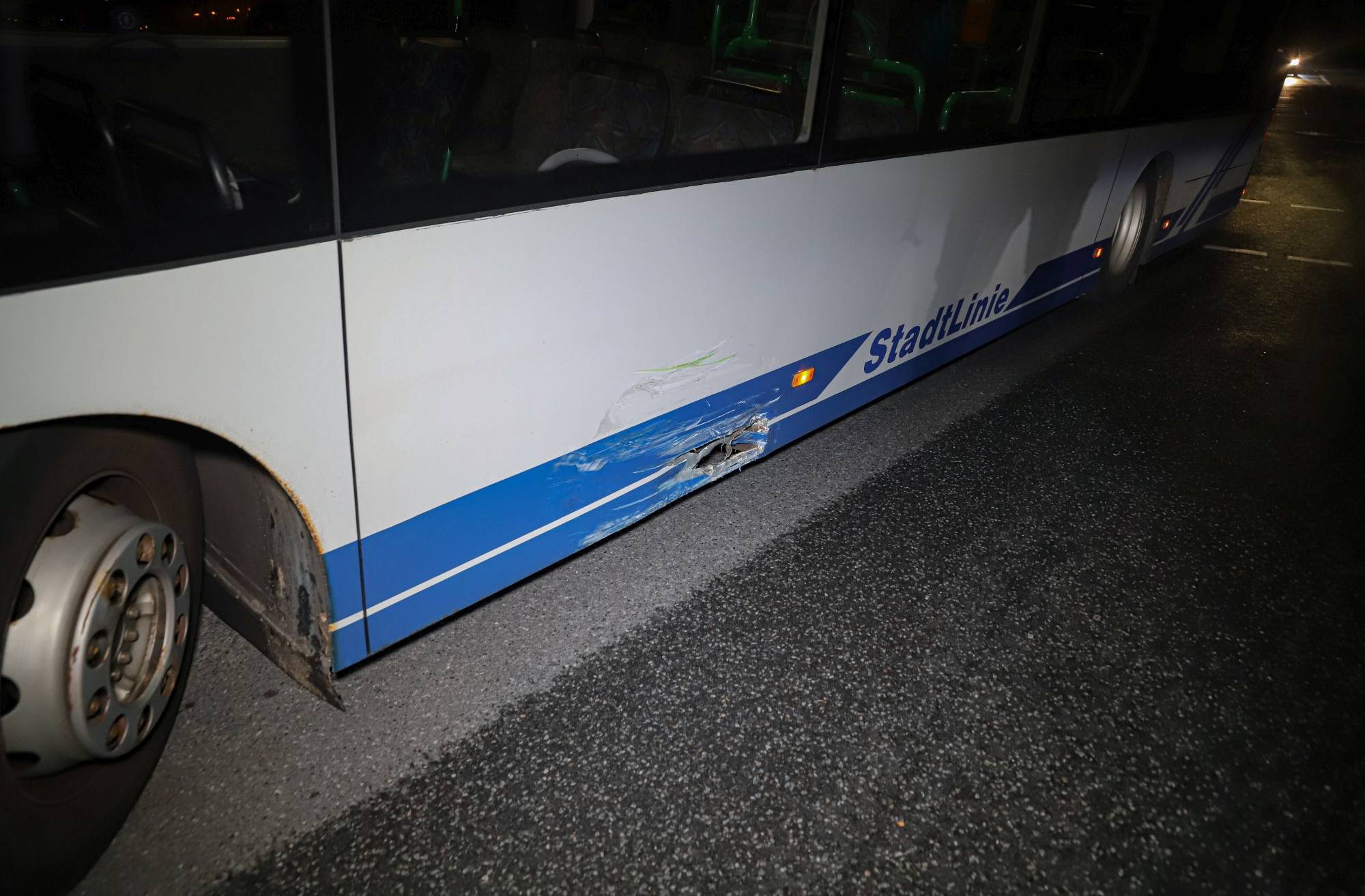 Unfall mit Pizzataxi und Linienbus