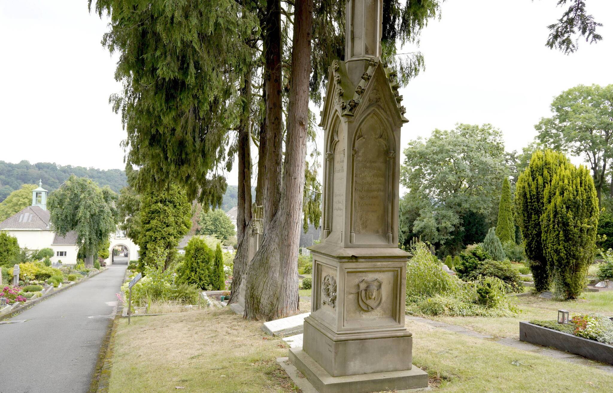  Der Unterbarmer Friedhof mit der Ruhestätte der Familie Engels. 