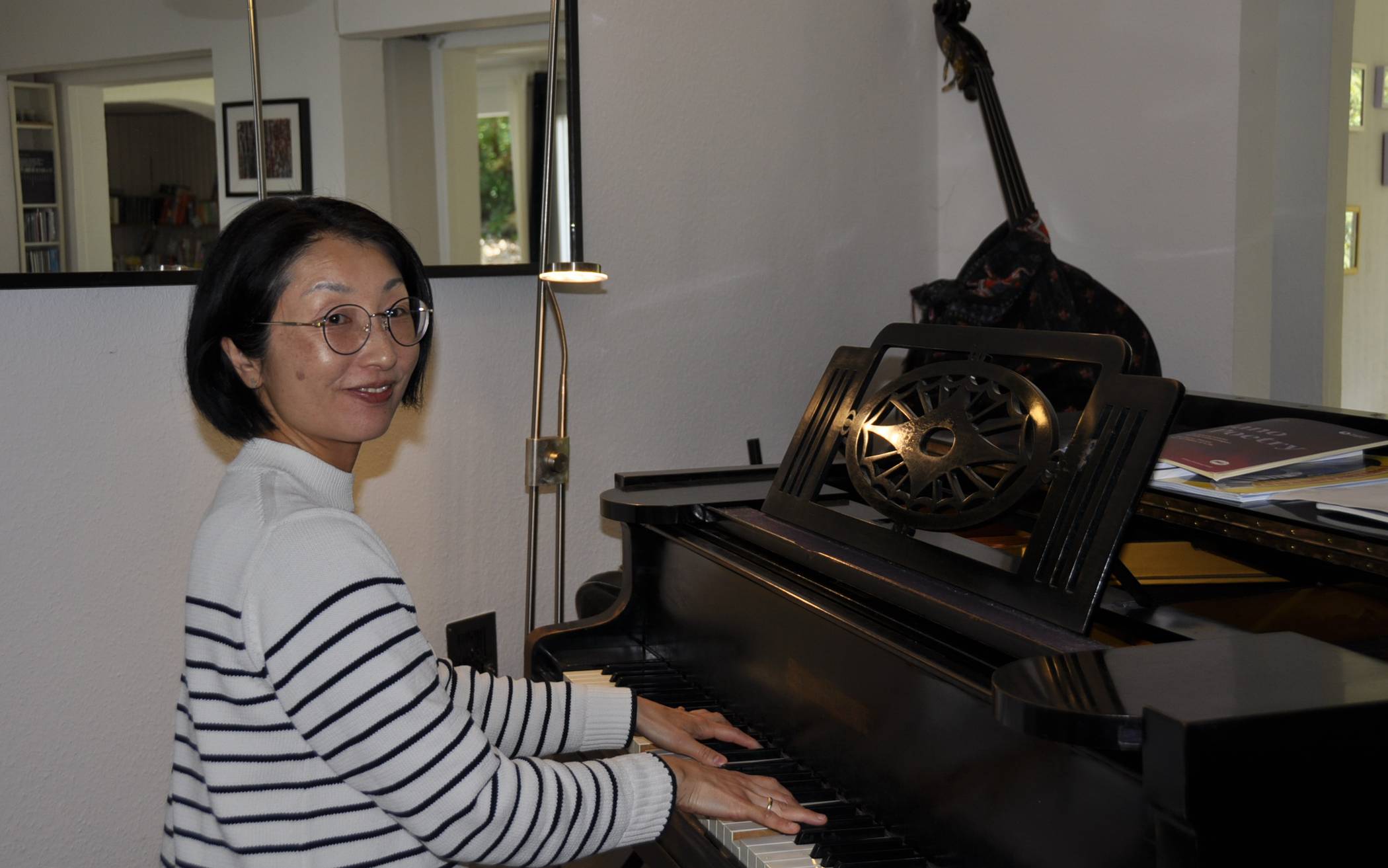 Yuka Schneider unterrichtet an der Bergischen Universität Wuppertal seit dem Sommersemester 2011 als hauptamtliche, künstlerische Lehrkraft das Fach Klavier.