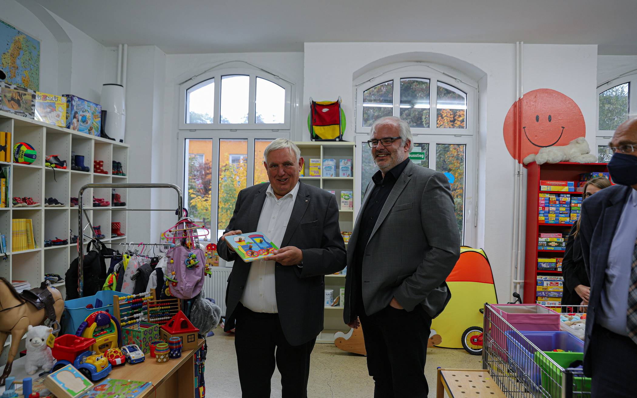 NRW-Sozialminister Laumann besucht die Wuppertaler Tafel​