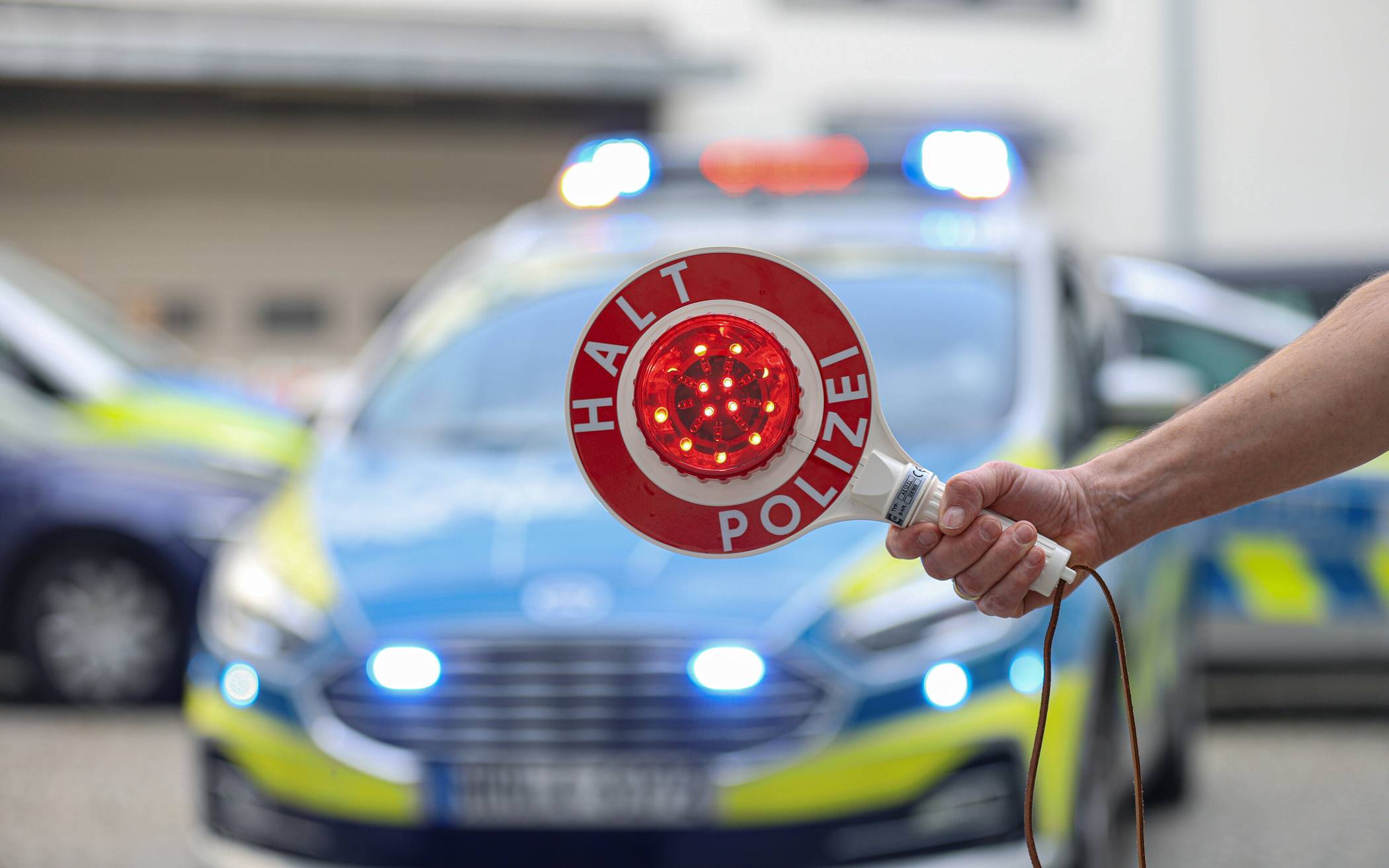 Porsche-Fahrer flüchtet vor Polizeikontrolle