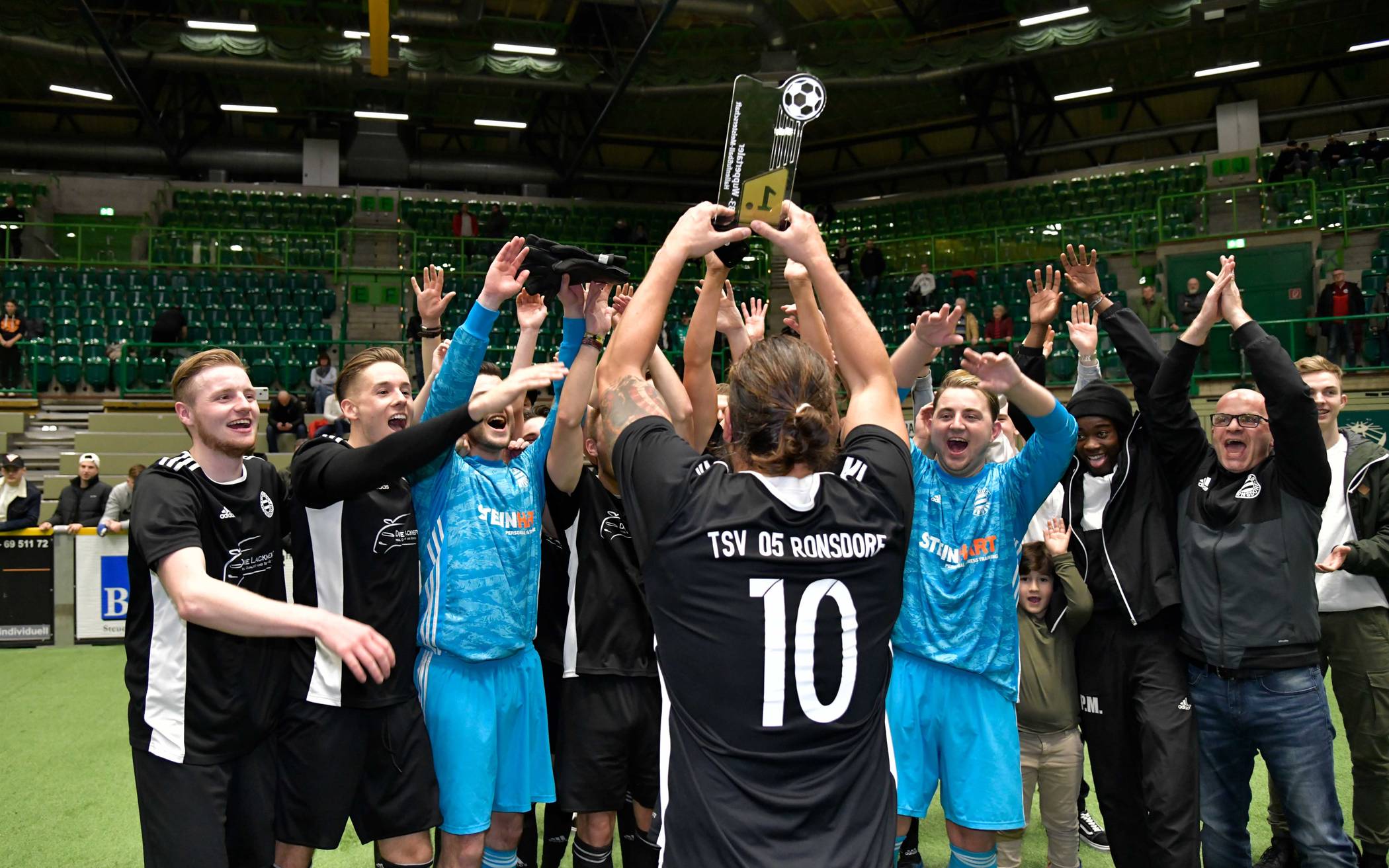  Im Januar 2020 jubelte der TSV Ronsdorf in der Uni-Halle. 