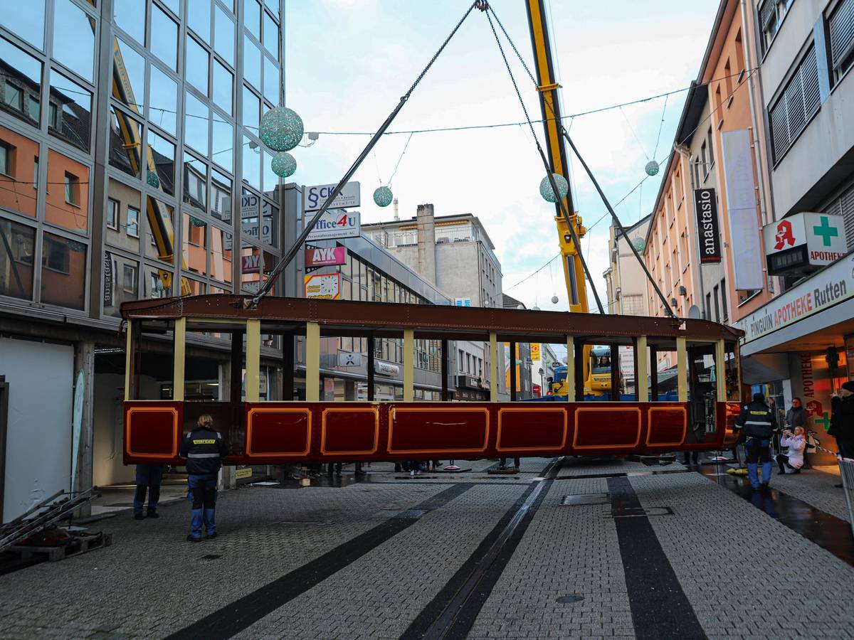 Kaiserwagen schwebt über den Werth
