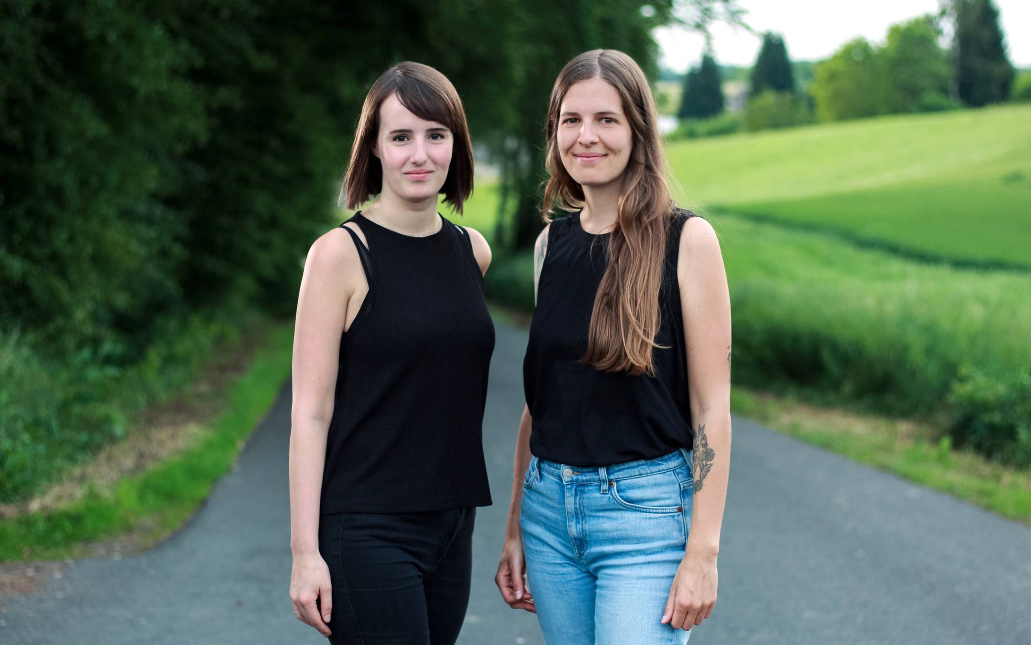  Diana Kaiser und Mareike Schlösser sind Absolventinnen der Fakultät Design und Kunst, Abteilung Mediendesign und Raumgestaltung an der Bergischen Universität. 