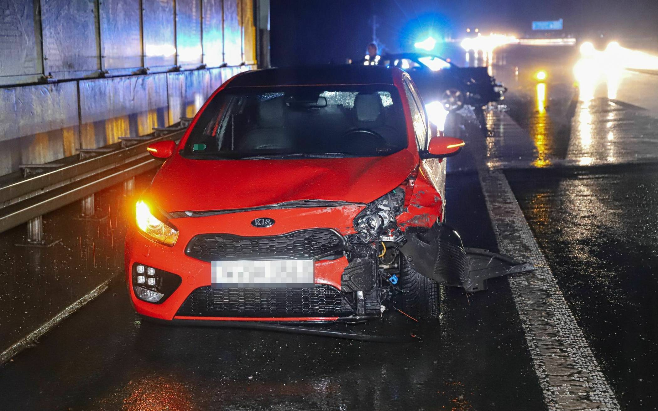 Wetterbedingte Unfälle auf der A1 und der A46​ in Wuppertal