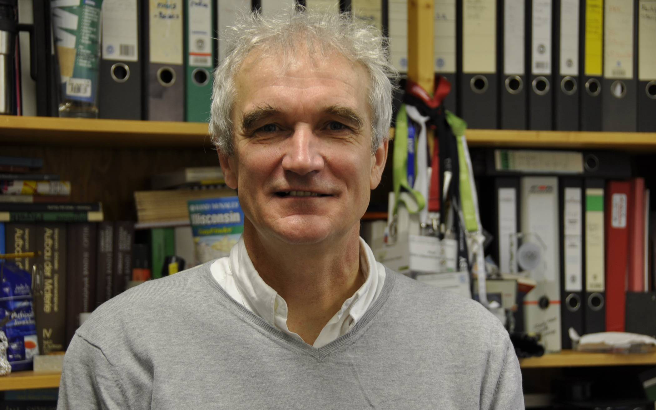 apl. Prof. Dr. Dirk Lützenkirchen-Hecht ist Mitglied des Instituts Kondensierte Materie – Röntgenphysik in der Fakultät für Mathematik und Naturwissenschaften an der Bergischen Universität