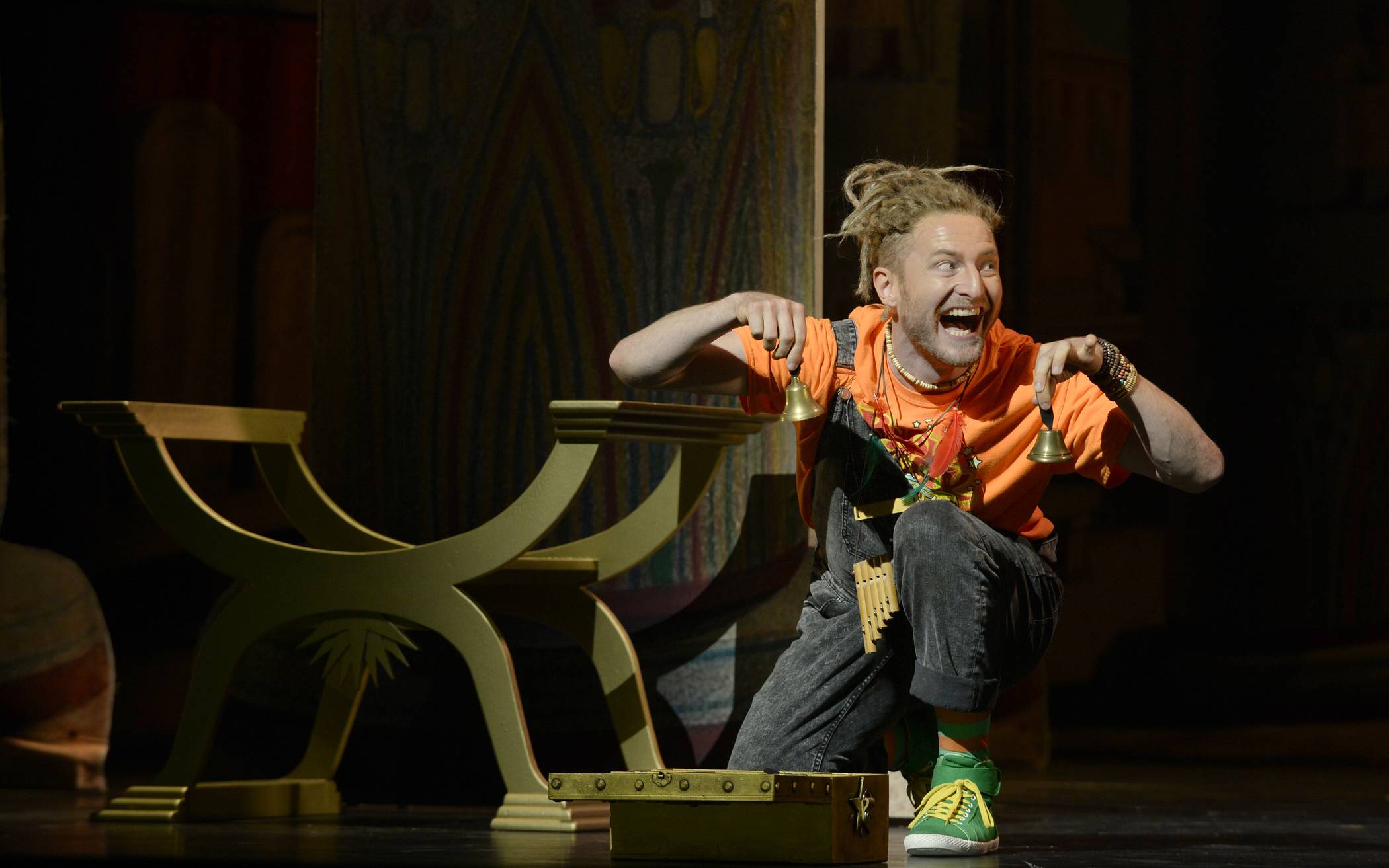  Ein echter Publikumsliebling: Simon Stricker als Dreadlock-Papageno in der Wuppertaler „Zauberflöte“. 