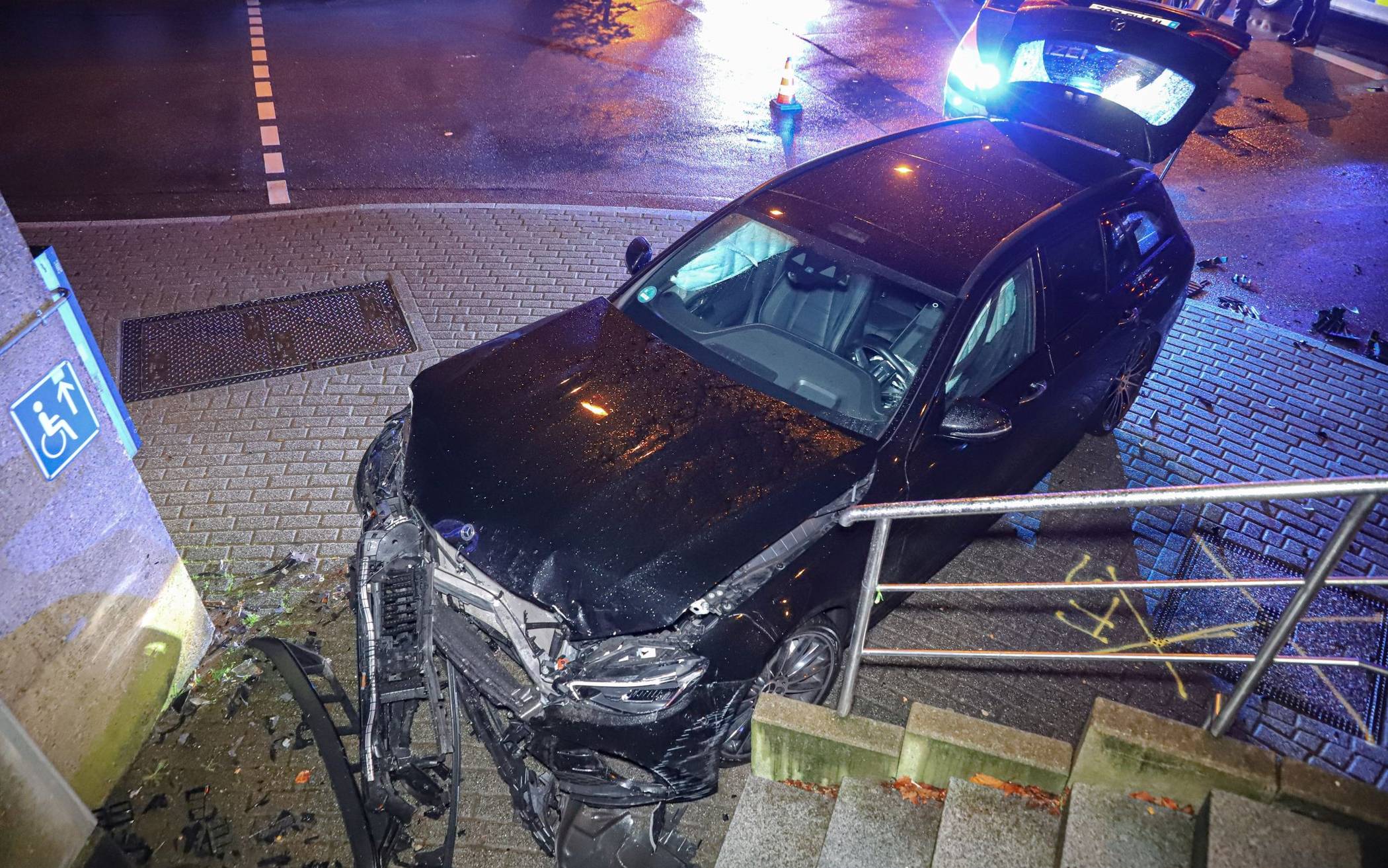 Unfall auf Kreuzung in Elberfeld
