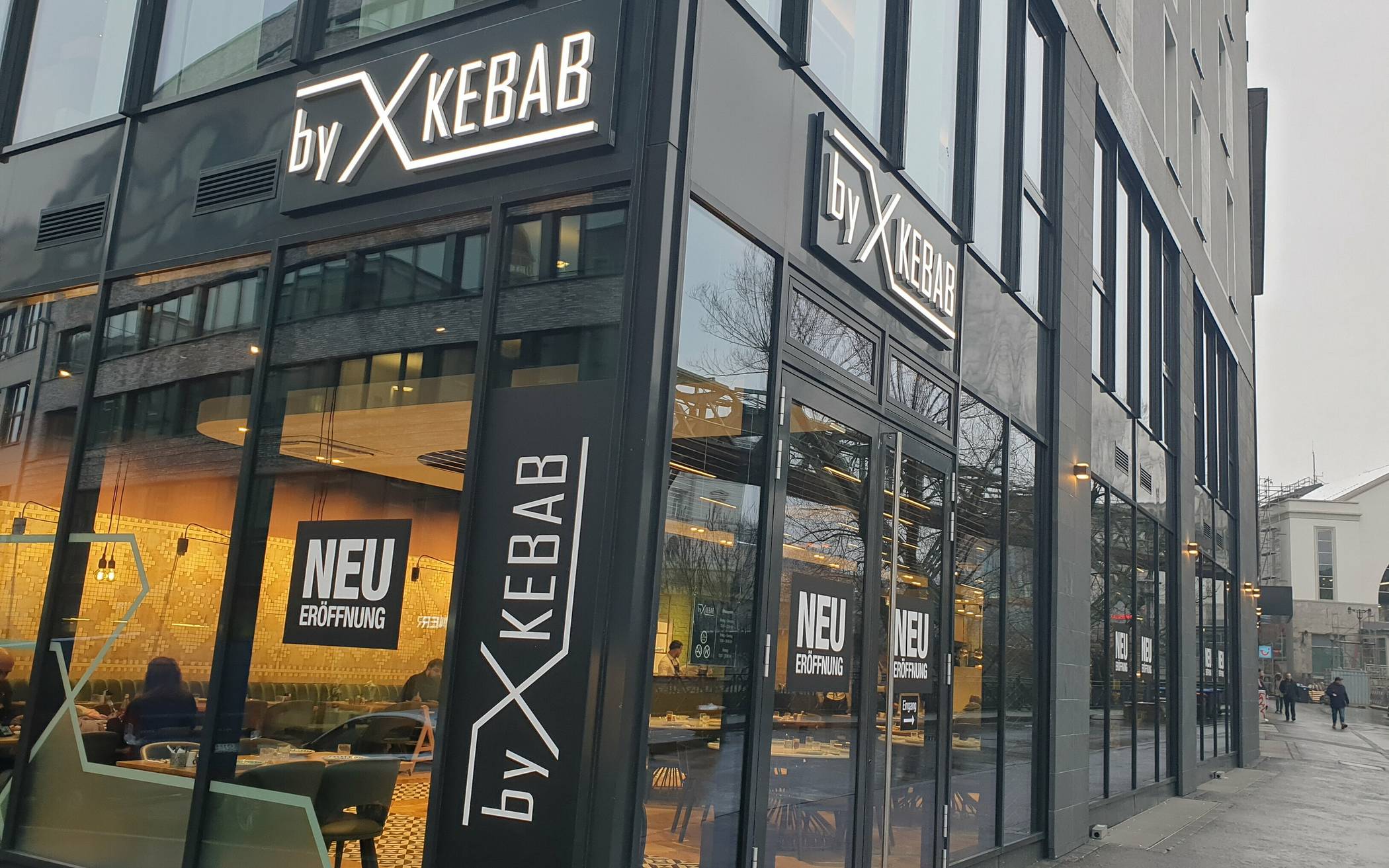  Vor kurzem eröffnet hat das „By X Kebab“ an der Schloßbleiche, Ecke Wall. 