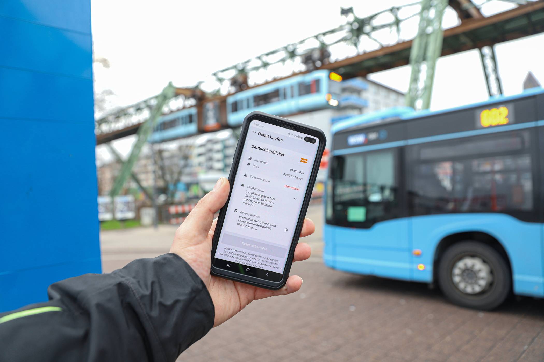 Das Deutschlandticket kann bereits jetzt bei den Wuppertaler Stadtwerken (WSW) vorbestellt worden.