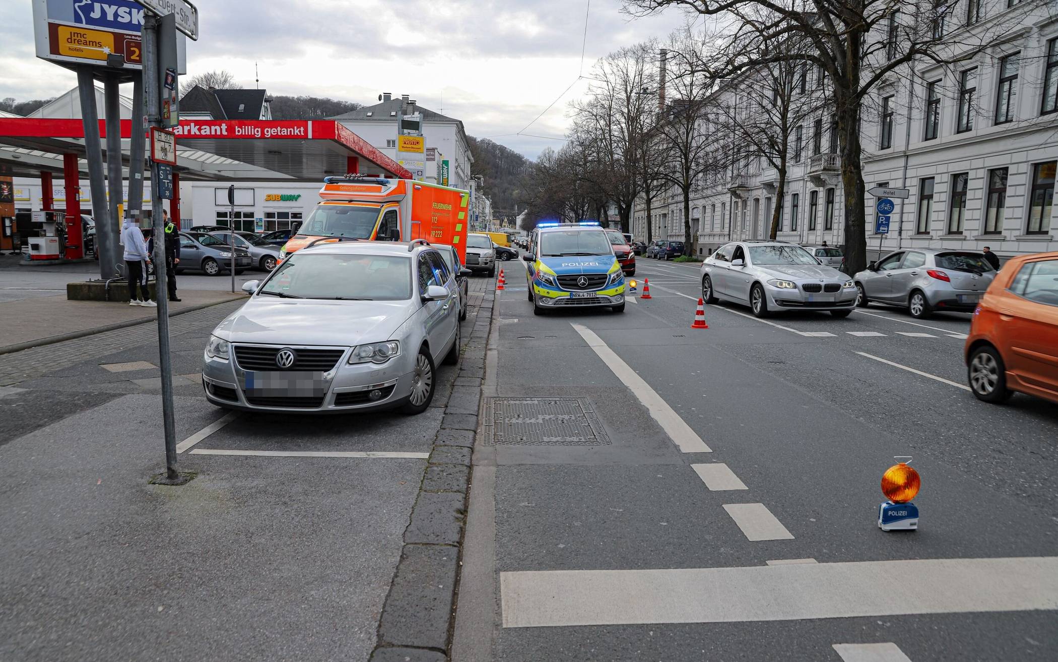 Rollerfahrer auf der Wuppertaler B7 verletzt​