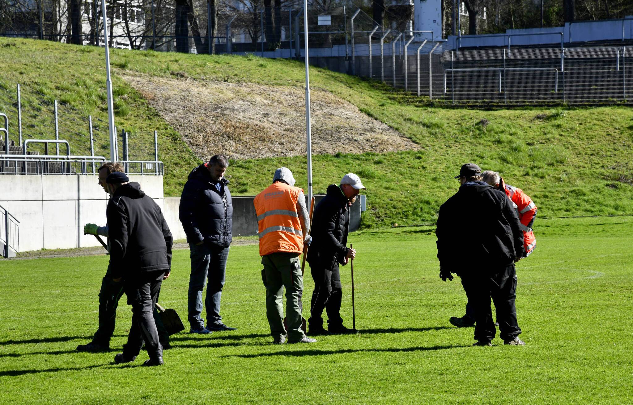 Rasensanierung im Wuppertaler Stadion am Zoo​ gestartet