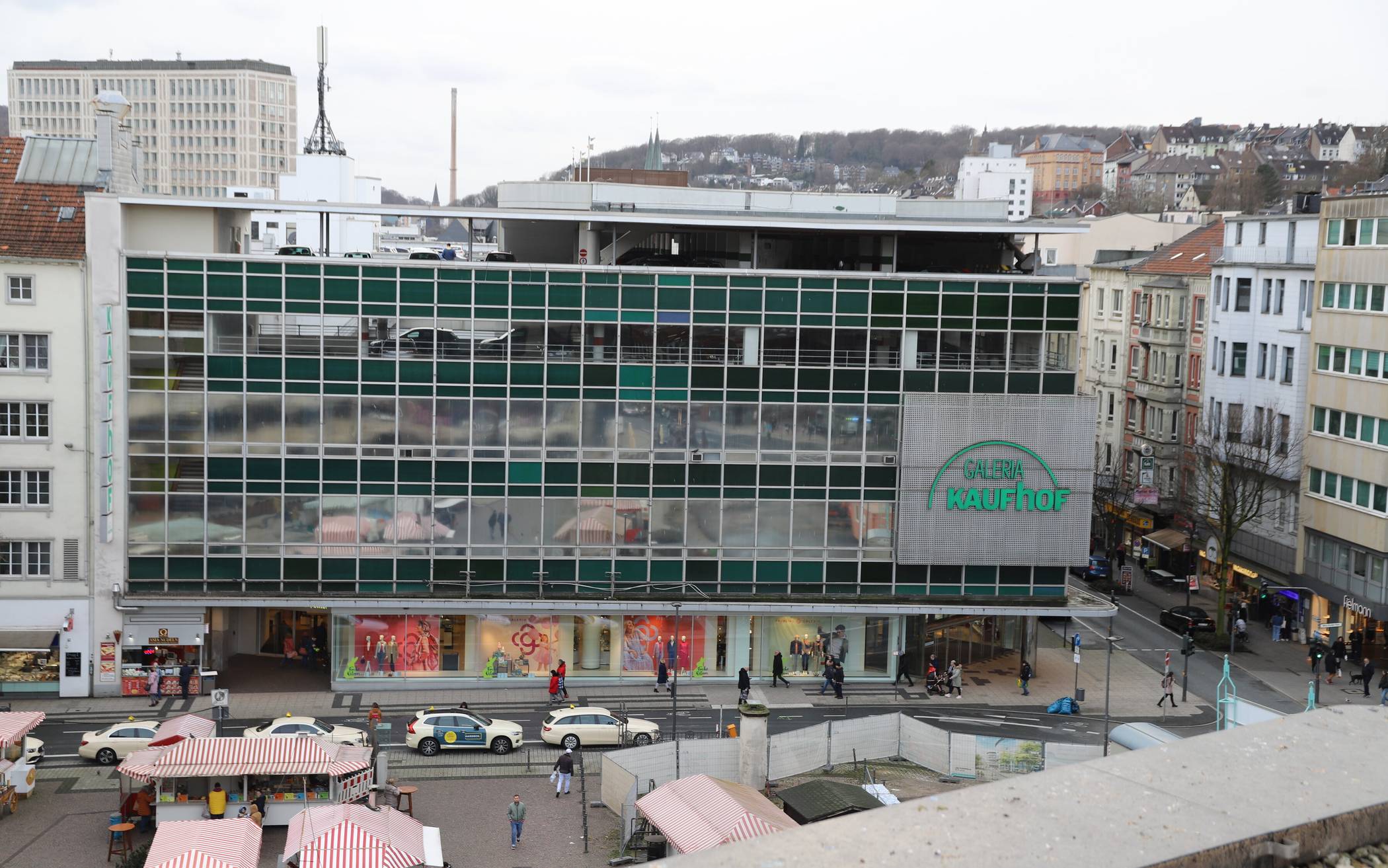 Der Kaufhof am Neumarkt schließt im Januar 2024.