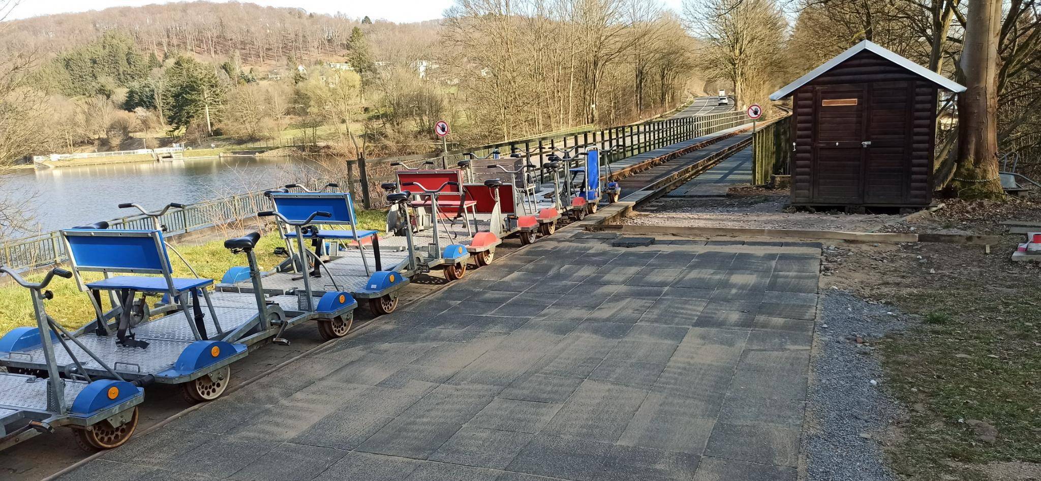  Die Draisinen sind abfahrbereit ... 