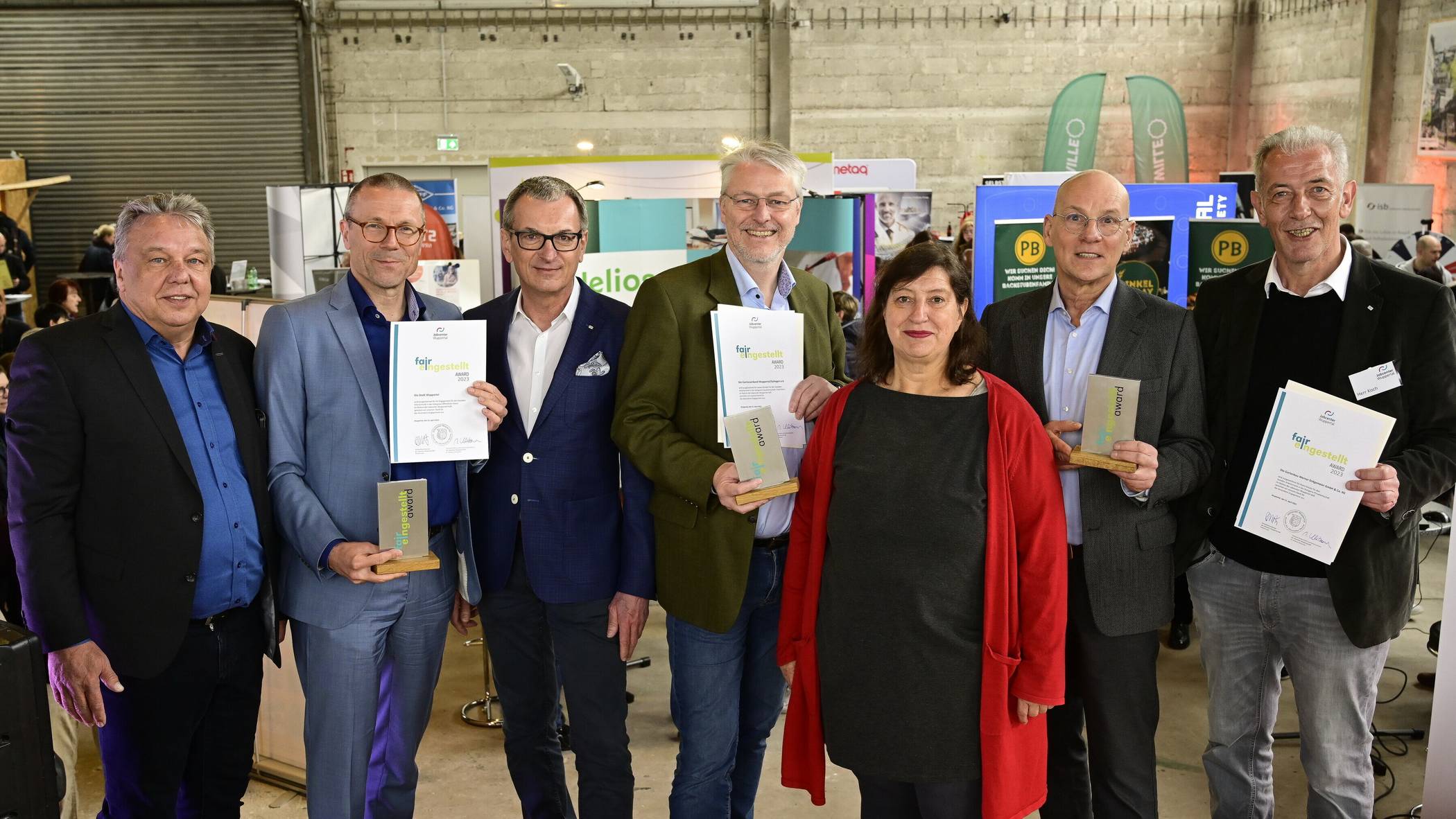 Von li.: Thomas Lenz, Oberbürgermeister Uwe Schneidewind, Dr. Andreas Kletzander, Dr. Wolfgang Kues, Sabine Thrien, Werner Drögemeier und Klaus Koch.