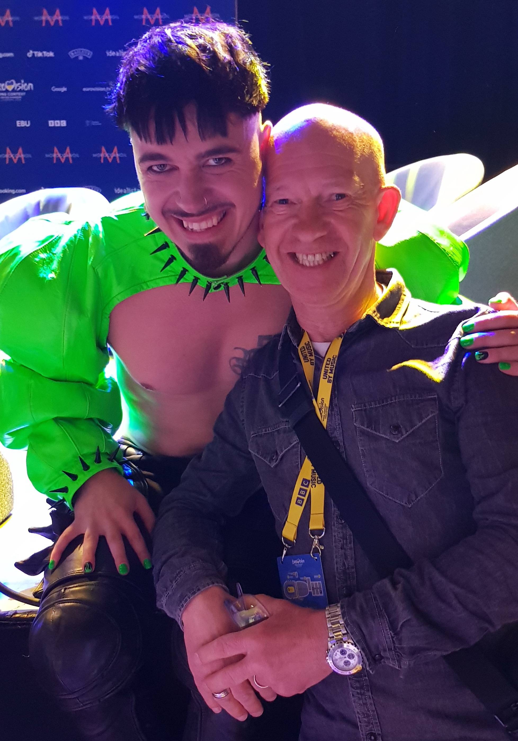  ... und mit dem finnischen Vertreter „Käärijä“. 