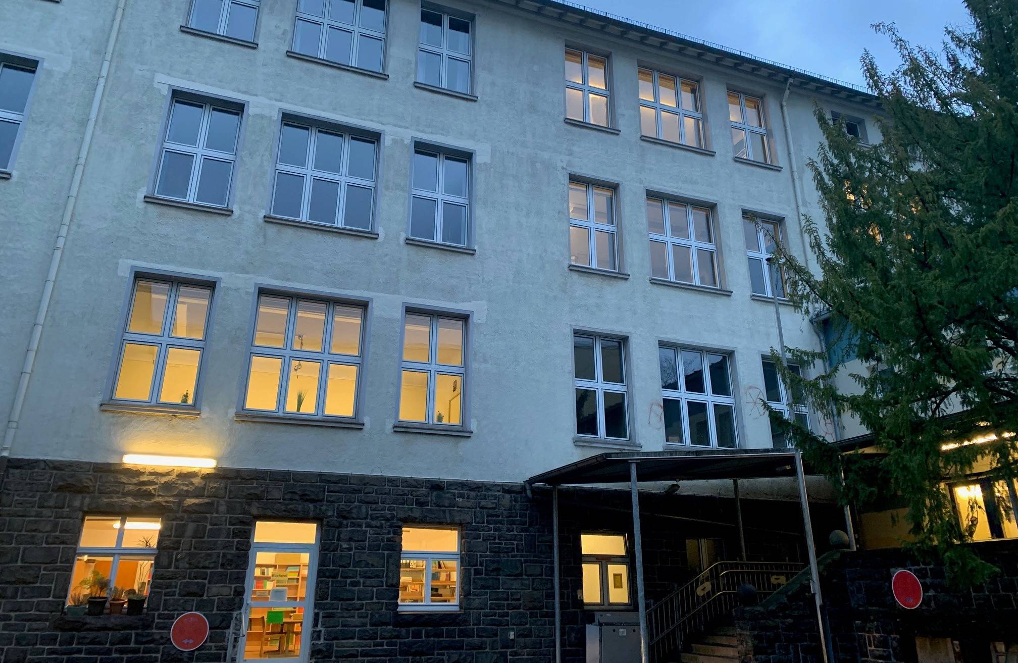 Das Schulgebäude an der Pfalzgrafenstraße.