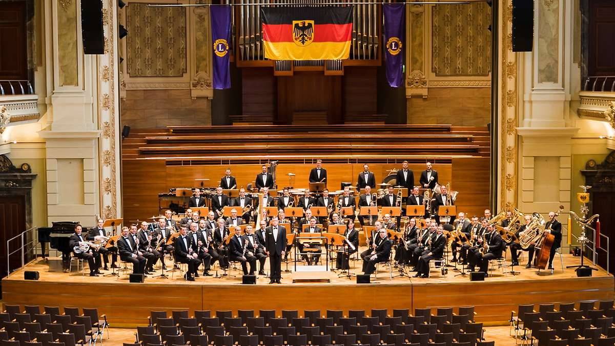 Bundeswehr-Musikkorps spielt für „Chance_8“