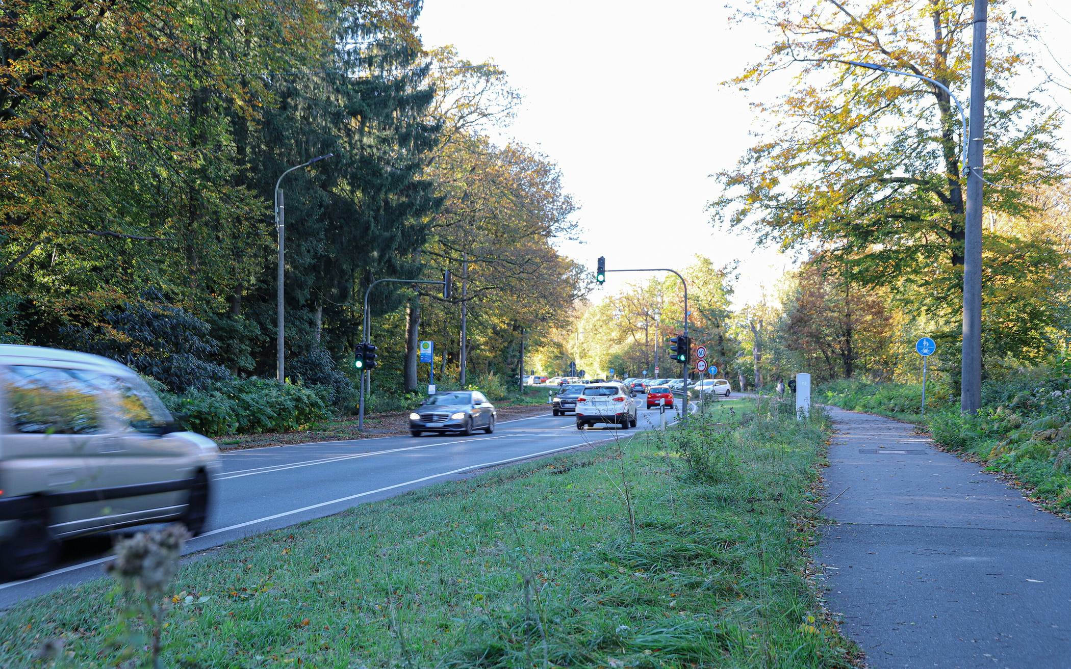  Die L419 an der Ronsdorfer Parkstraße. 