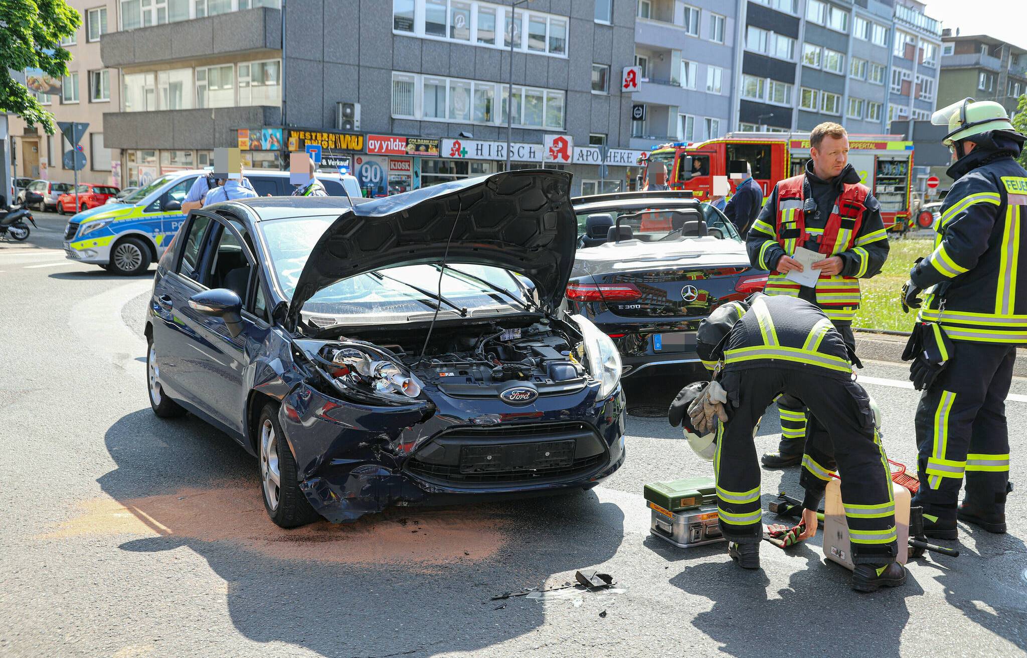 Polizei und Feuerwehr sicherten den Bereich