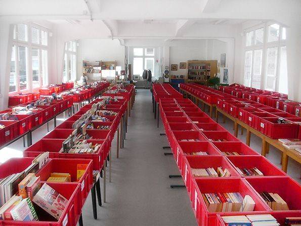  Blick in die Büchertafel. 