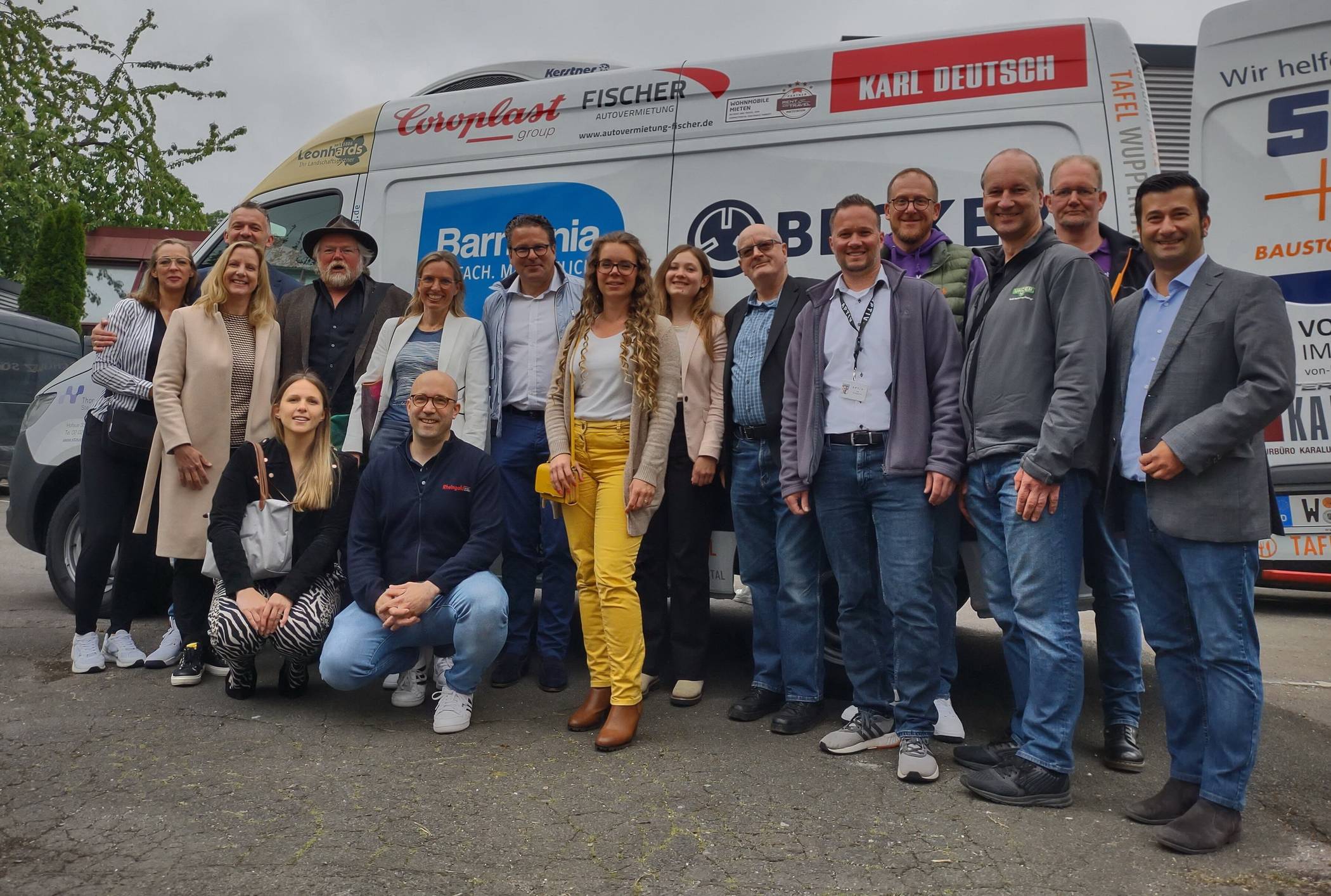 Die Übergabe eines neuen Kühlwagens an die Tafel im Mai 2023.