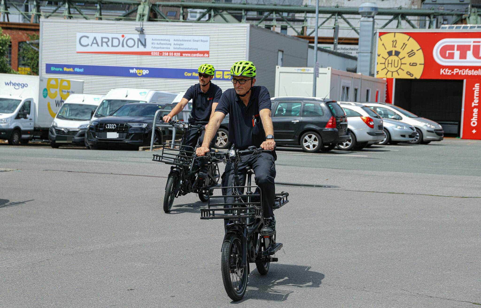 Probefahrt mit den beiden neuen Lastenfahrrädern.