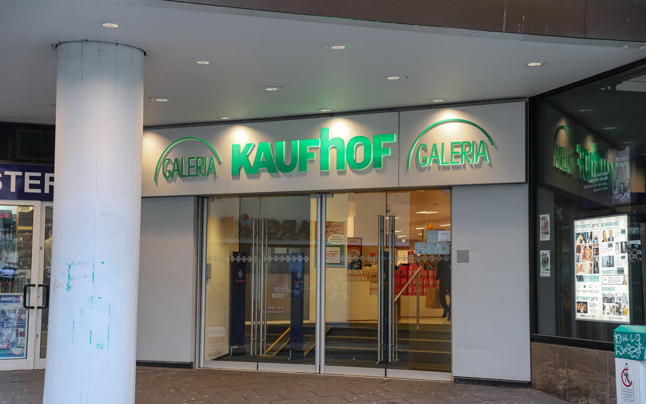 Die Kaufhof-Türen werden im Januar 2024
