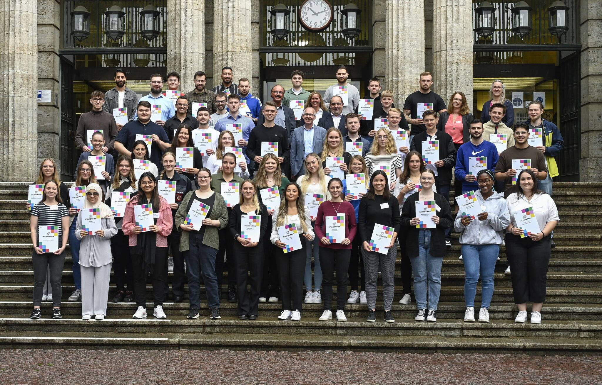 Stadt Wuppertal begrüßt 235 Auszubildende