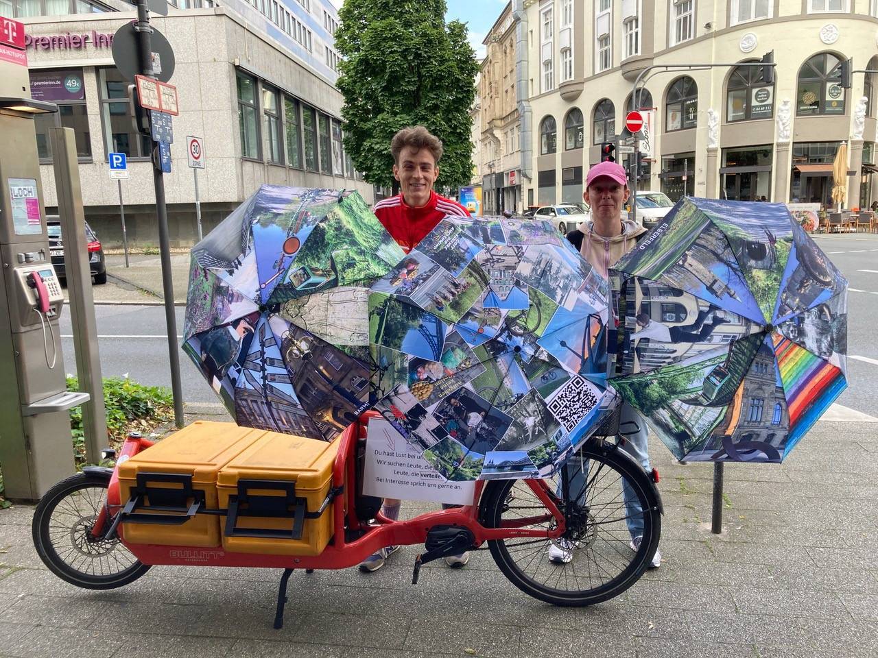 Wuppertal-Schirme für den guten Zweck