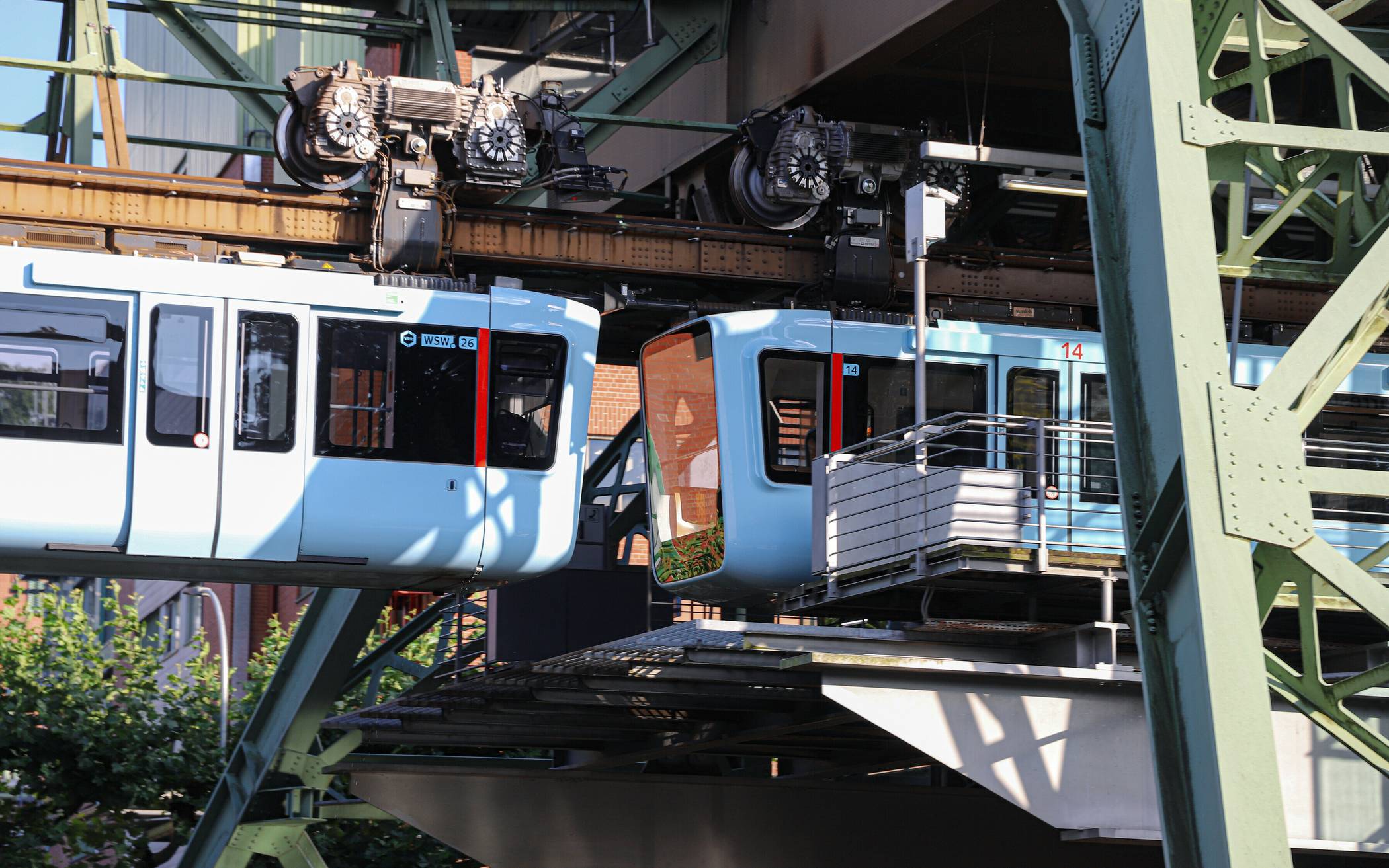 Bilder: Wuppertaler: Schwebebahn im Doppelpack​