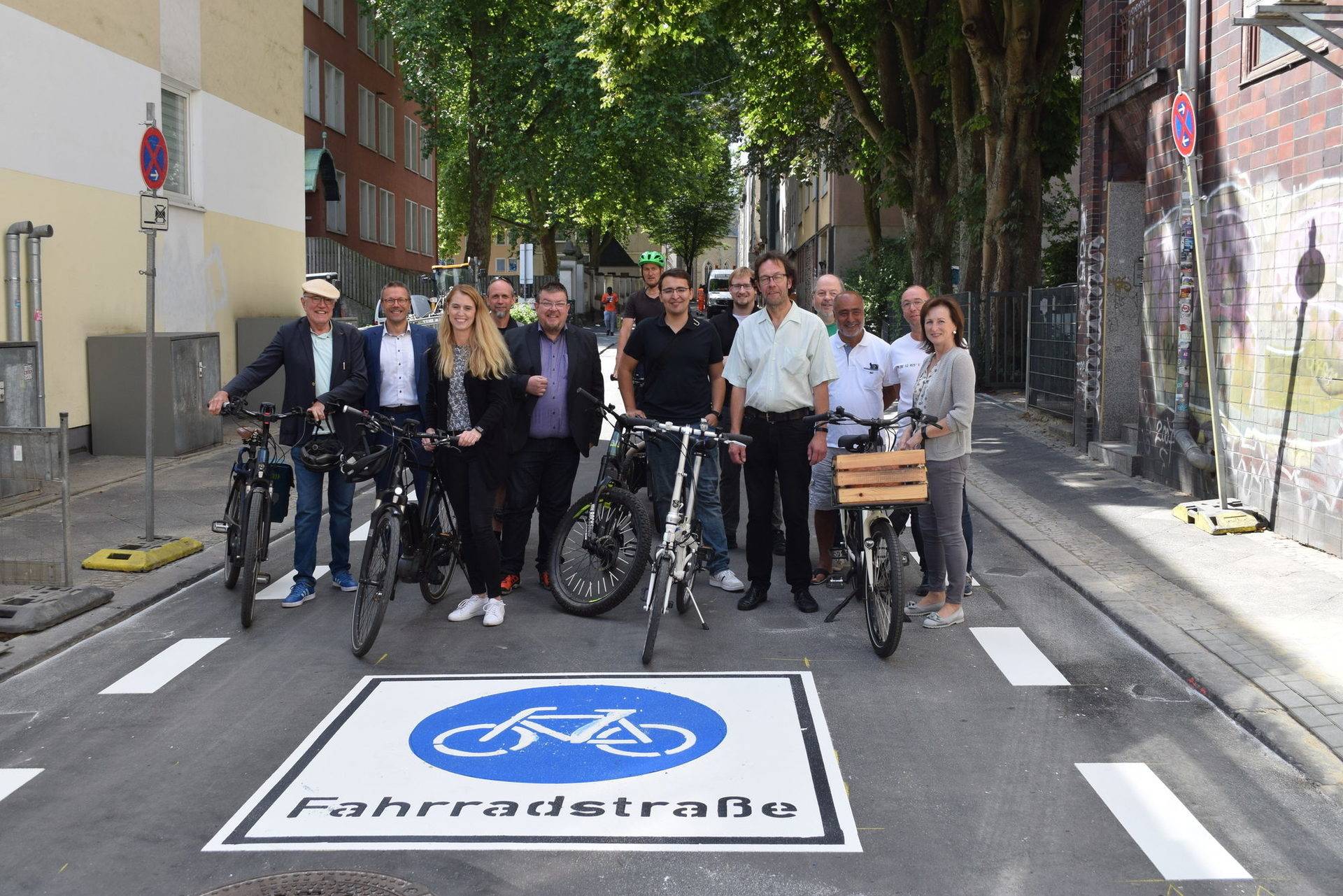  Die Eröffnung der neuen Friedrichstraße als Fahrradstra0e im Juli 2022. 