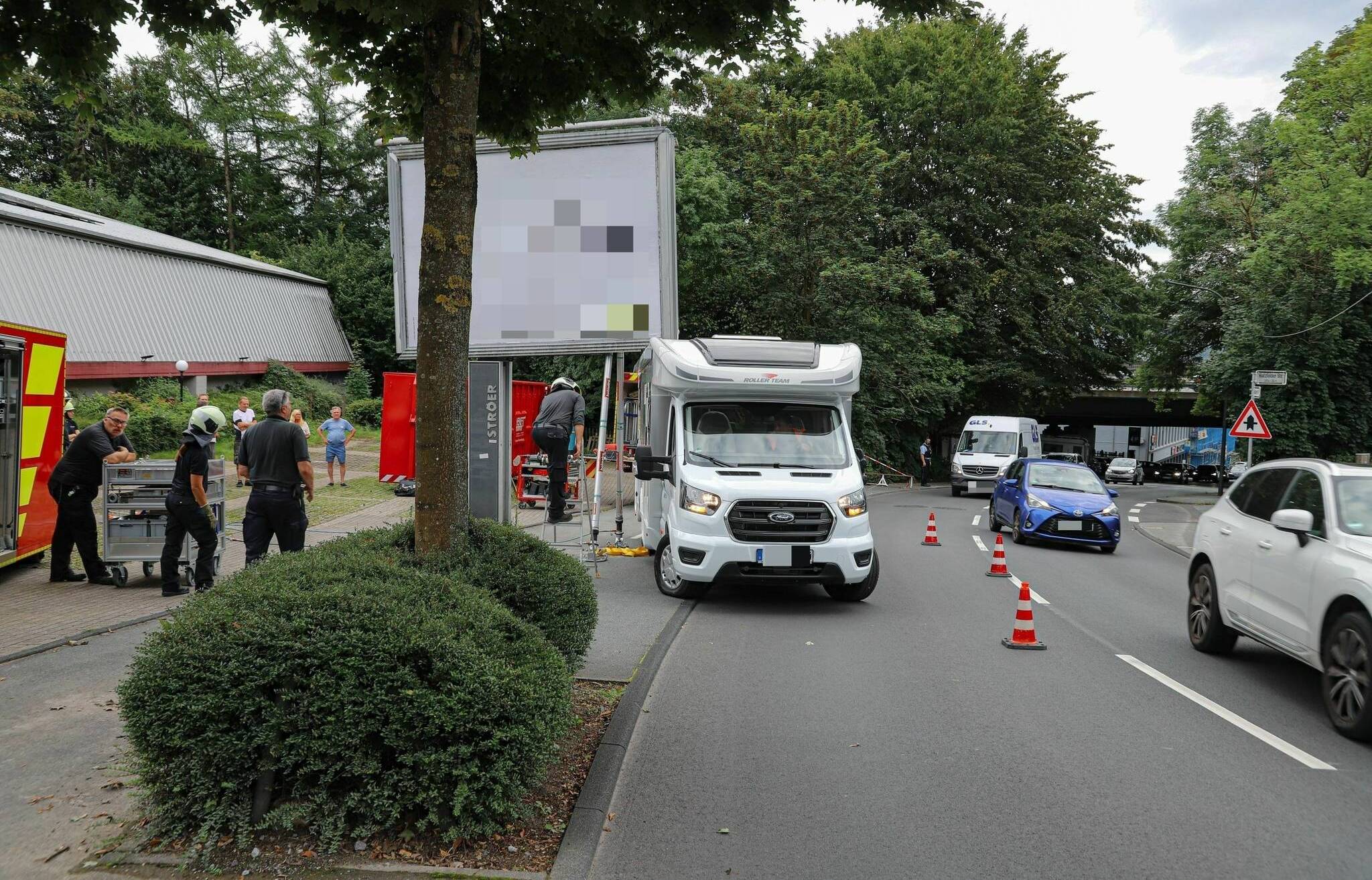Das Wohnmobil steckte fest.